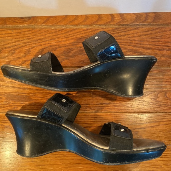 Dexflex by Dexter Embellished Wedge Heeled Sandal Size 9.5 - Picture 3 of 9